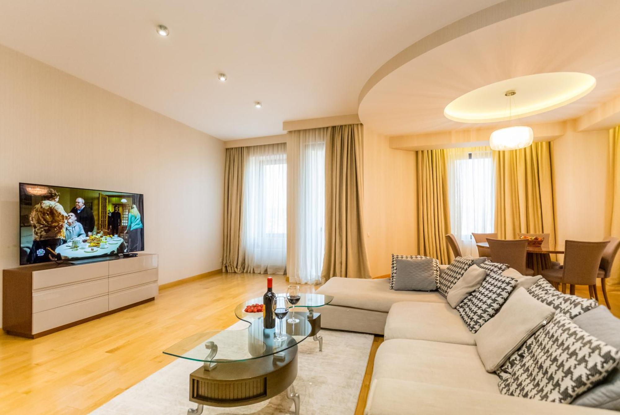 Central Cosy 5Bd-5Bath Apartment Tbilisi Exterior photo