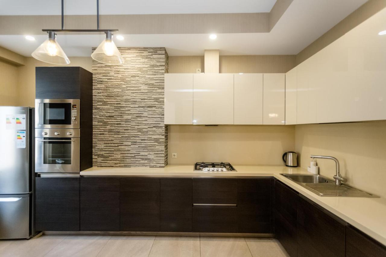 Central Cosy 5Bd-5Bath Apartment Tbilisi Exterior photo